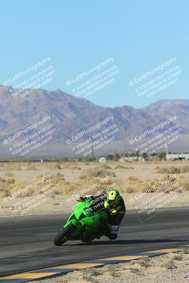 media/Jan-10-2025-CVMA Friday Practice (Fri) [[489e0da257]]/Group 4 and Trackday/Session 2 (Turn 4 Inside)/